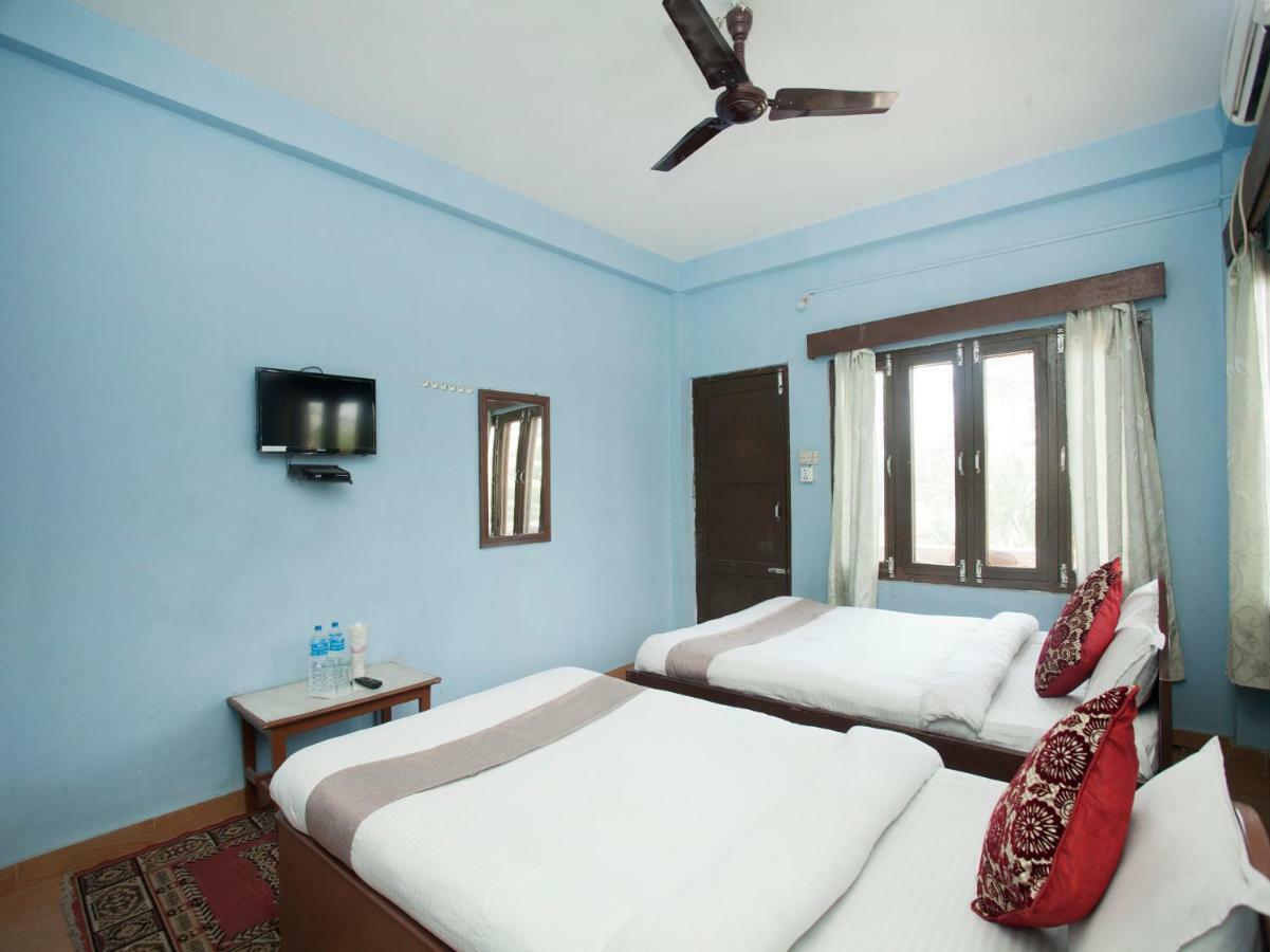Spot On 486 Hotel Holy Lodge Sauraha Buitenkant foto