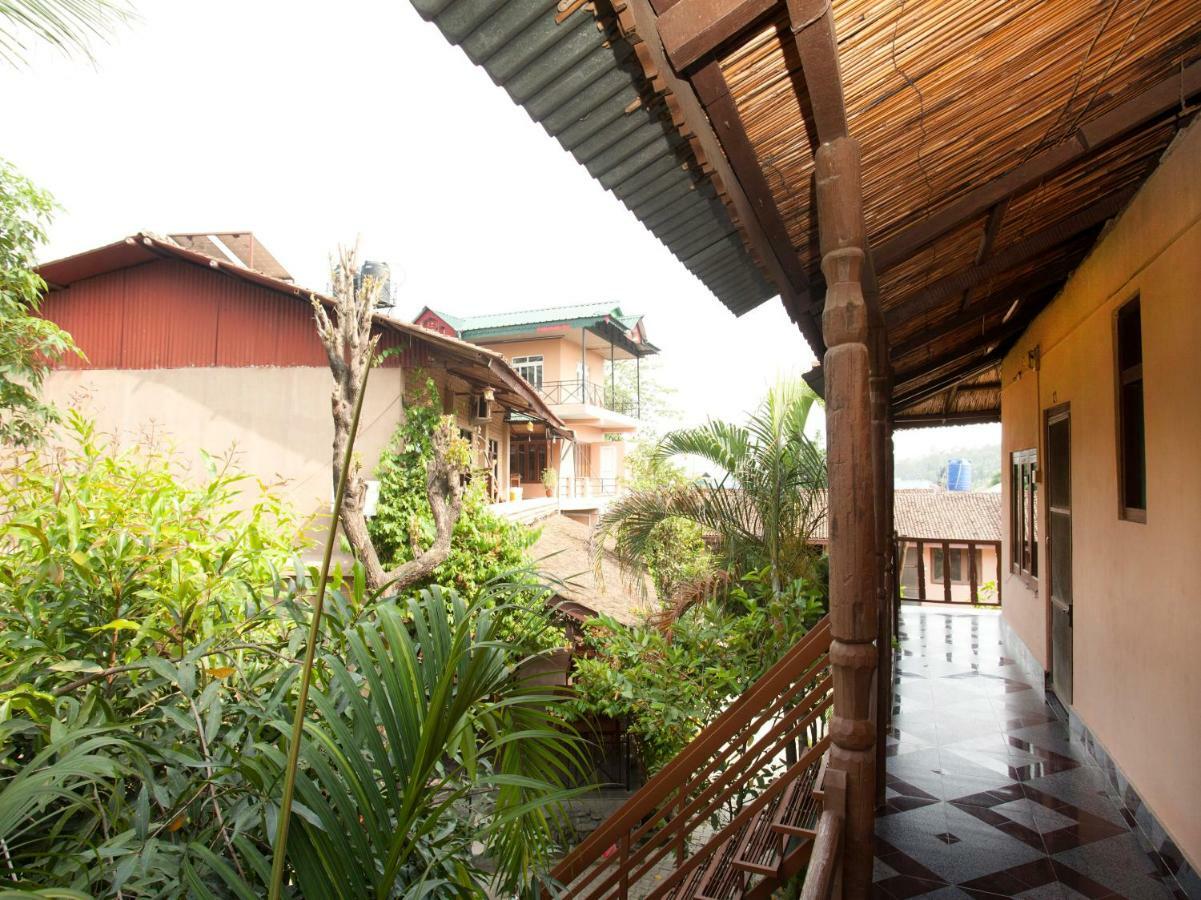 Spot On 486 Hotel Holy Lodge Sauraha Buitenkant foto