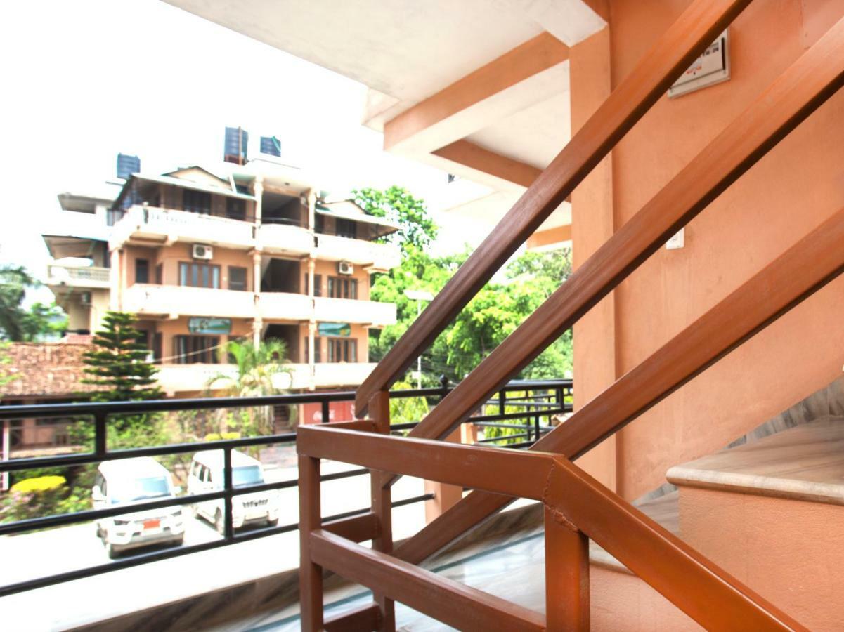 Spot On 486 Hotel Holy Lodge Sauraha Buitenkant foto