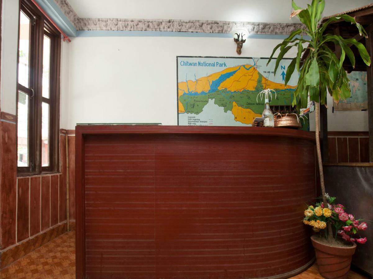 Spot On 486 Hotel Holy Lodge Sauraha Buitenkant foto